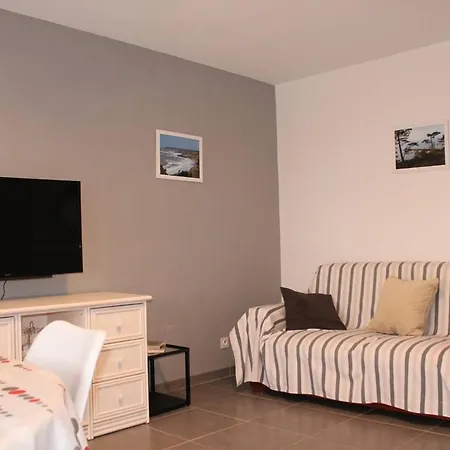Apartman 525 - A Erquy, Dans Cet Immeuble, Situe A 300m Du Centre Et 200m De La